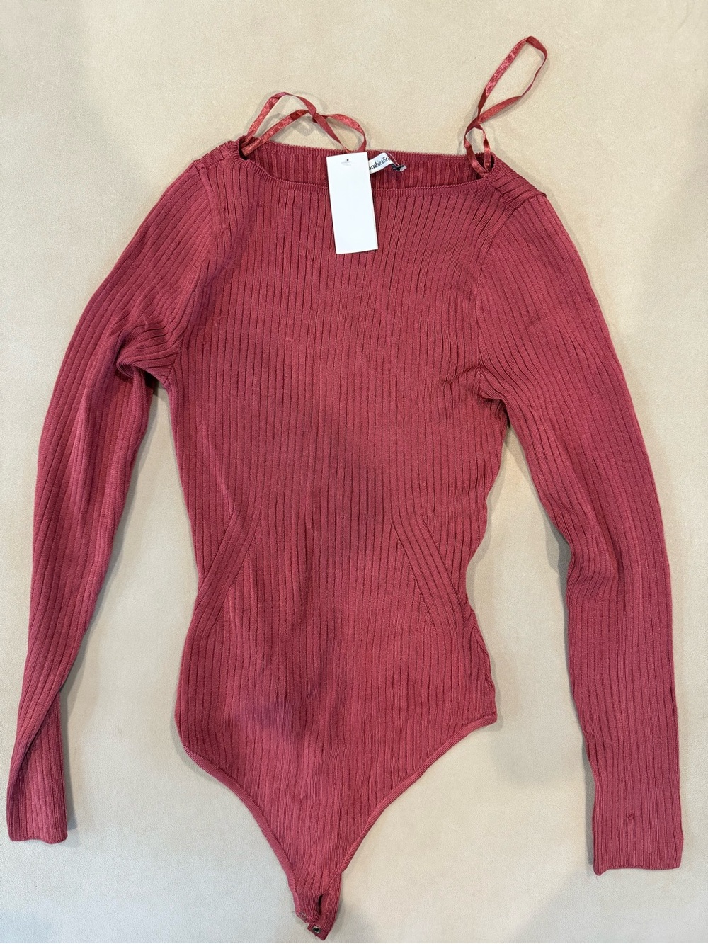 Abercrombie & Fitch Ribbed Cold-Shoulder Bodysuit in Dusty Rose